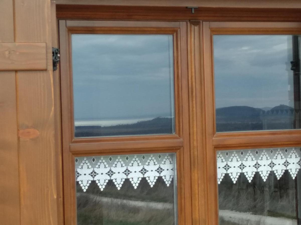 Villa Casa Beata Lesencetomaj Esterno foto